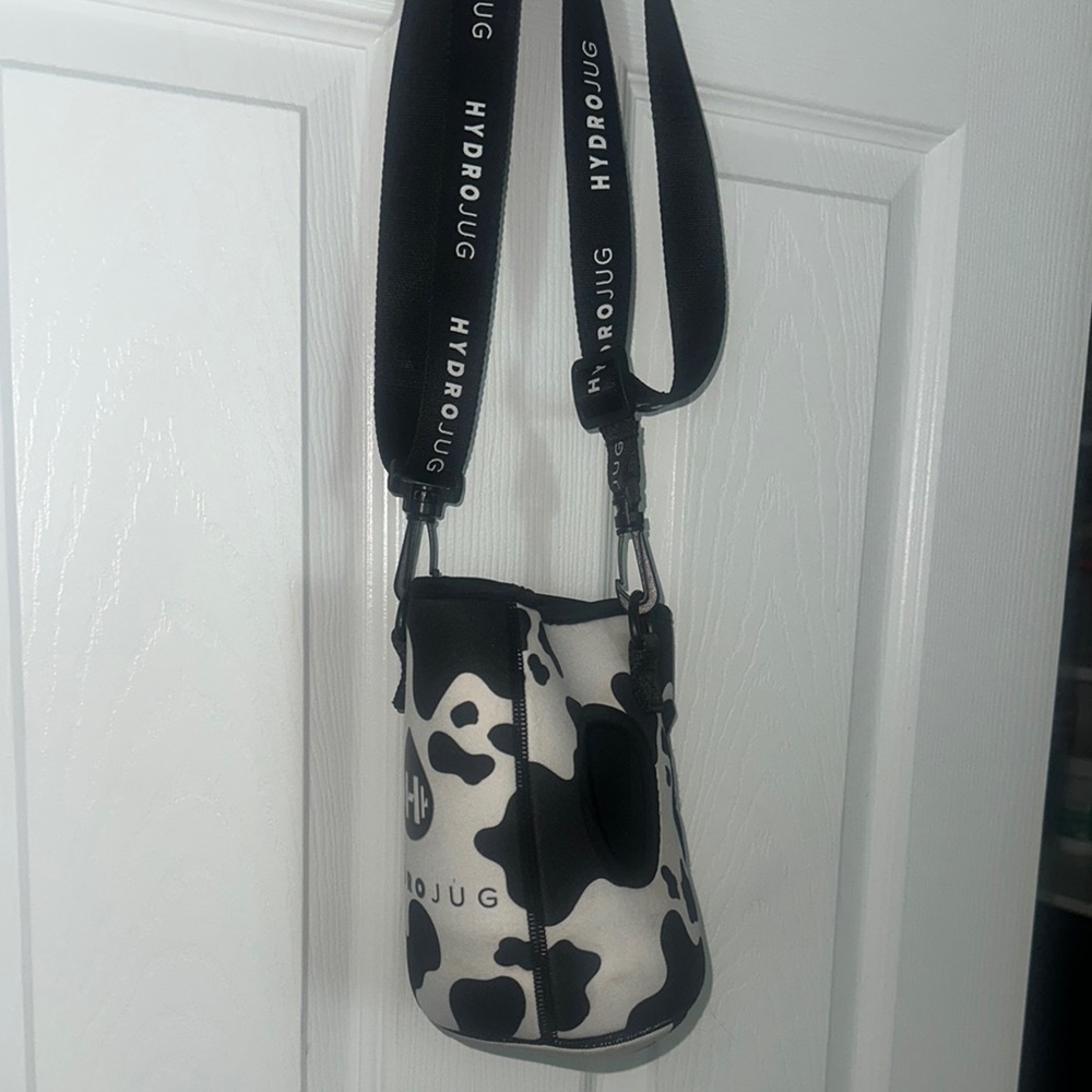 HydroJug cow carrier